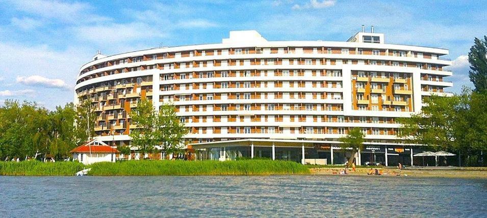 'Good Feelings' Aparthotel Siófok Buitenkant foto